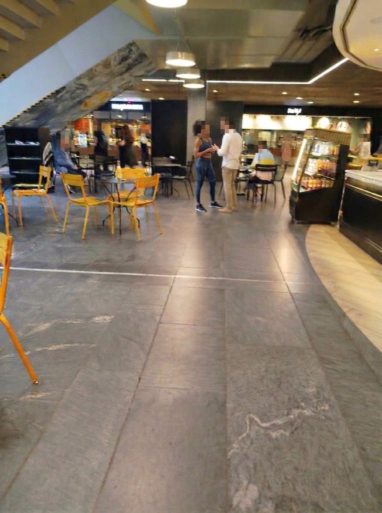 Date im Café