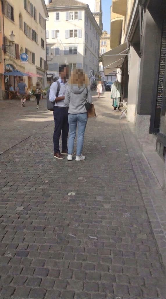 Begegnung im Einkaufszentrum